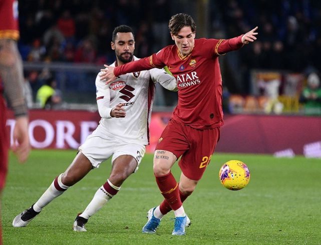 爱游戏-托特纳姆训练开放日；集结日止住颓势引欢呼；意大利杯在即；阵容厚度经受考验的简单介绍