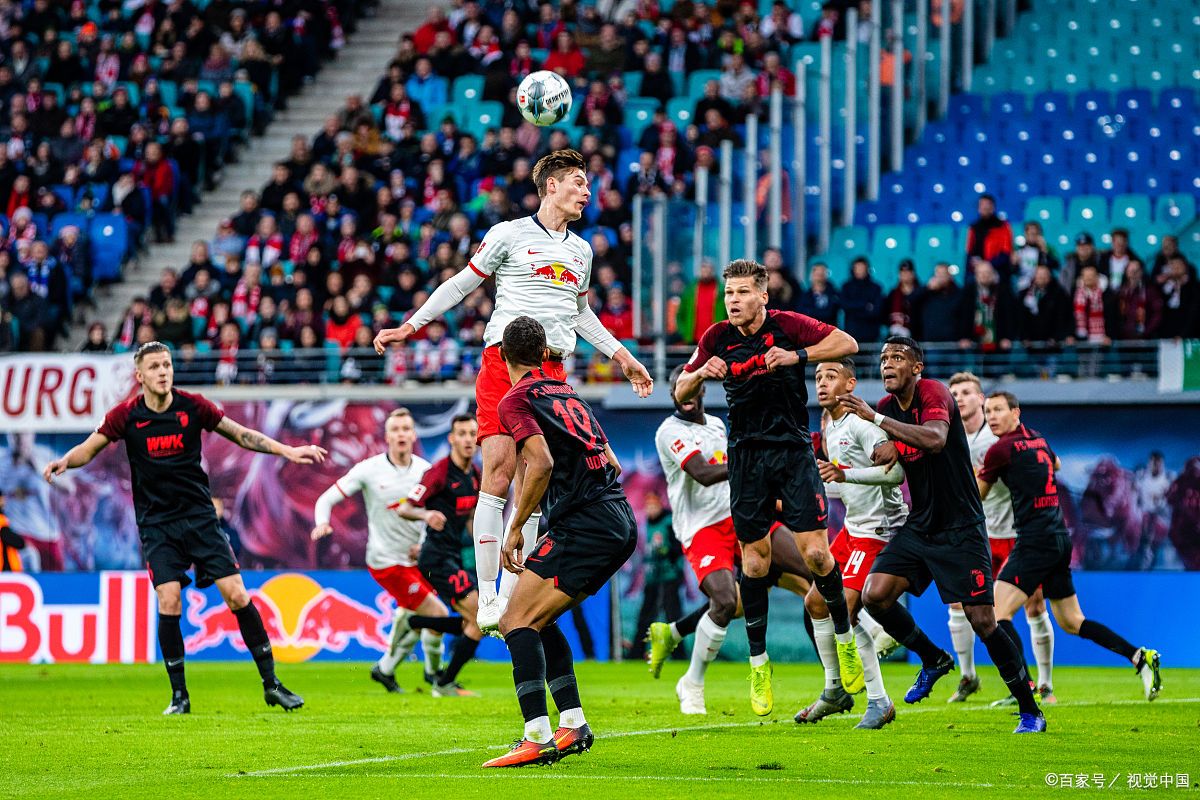 爱游戏-包含费耶诺德发布备战花絮，关键时刻外线爆发，荷甲任务艰巨，赛季目标并未改变的词条